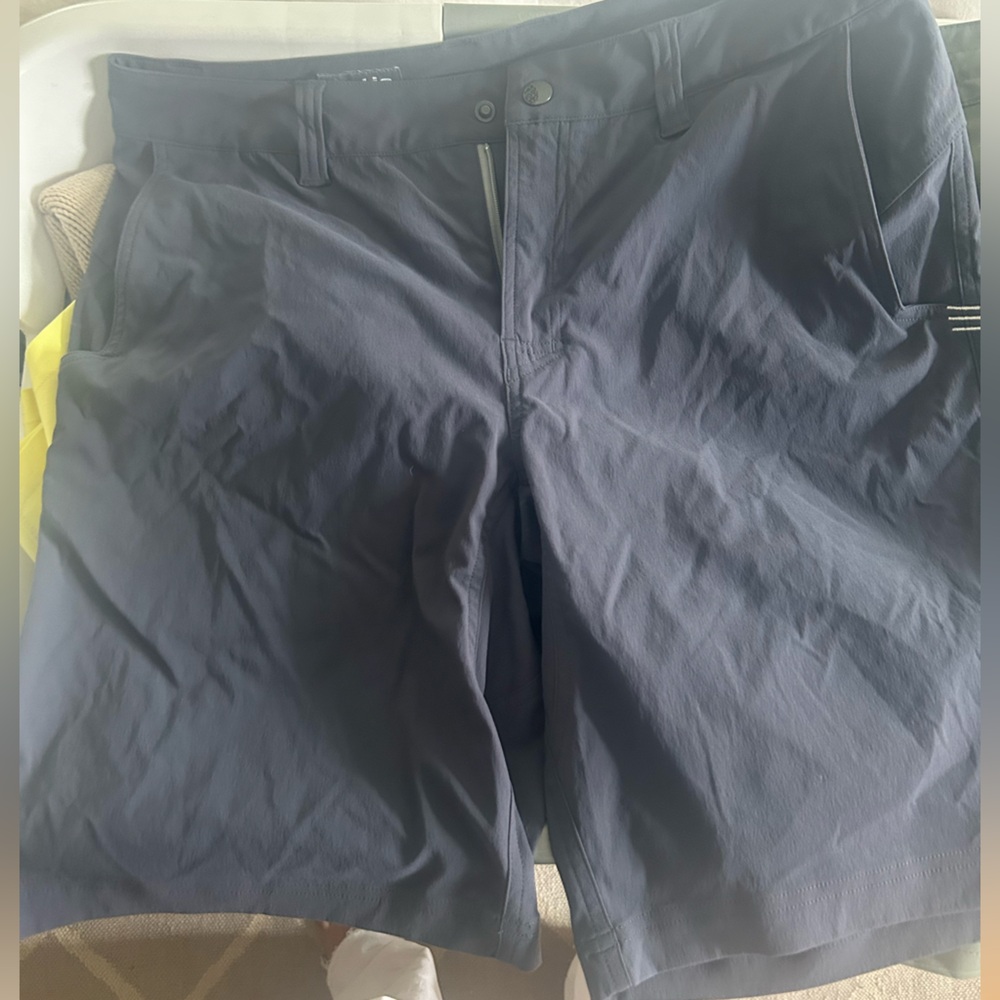 Stio Men's Dark Gray Shorts